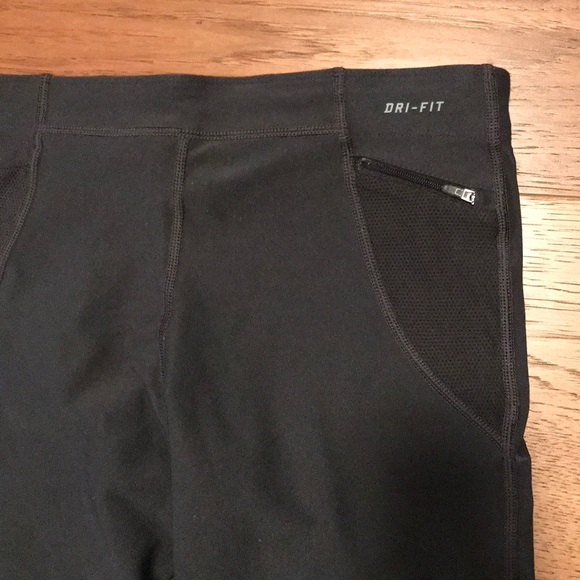 Nike Dri-Fit Gray Crop Legging - Picture 4 of 5